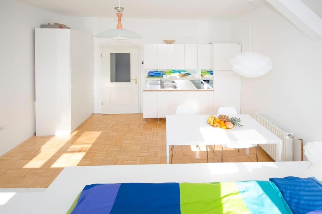 The Cute, Sunny Apartment In The Center +P Lubiana Esterno foto