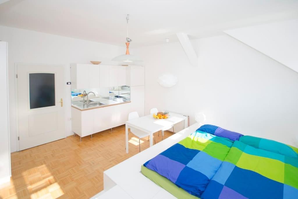 The Cute, Sunny Apartment In The Center +P Lubiana Esterno foto